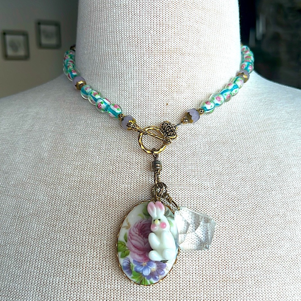 EUC Vintage One of a Kind design beaded floral necklace bunny, 3 darling charms